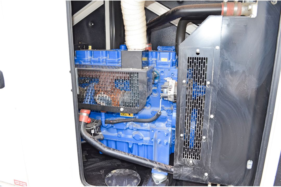 FG Wilson Pro 150-2 150 kva diesel driven generator Year: 2019 S/N: FGWGS980CPJ900229 Recorded - Image 5 of 11