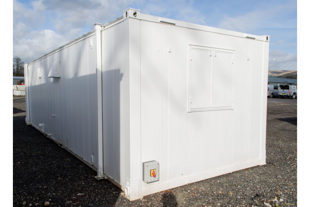 32ft x 10ft anti-vandal steel jack leg 2 bedroom accomodation unit comprising kitchen, wc/shower and - Image 3 of 10