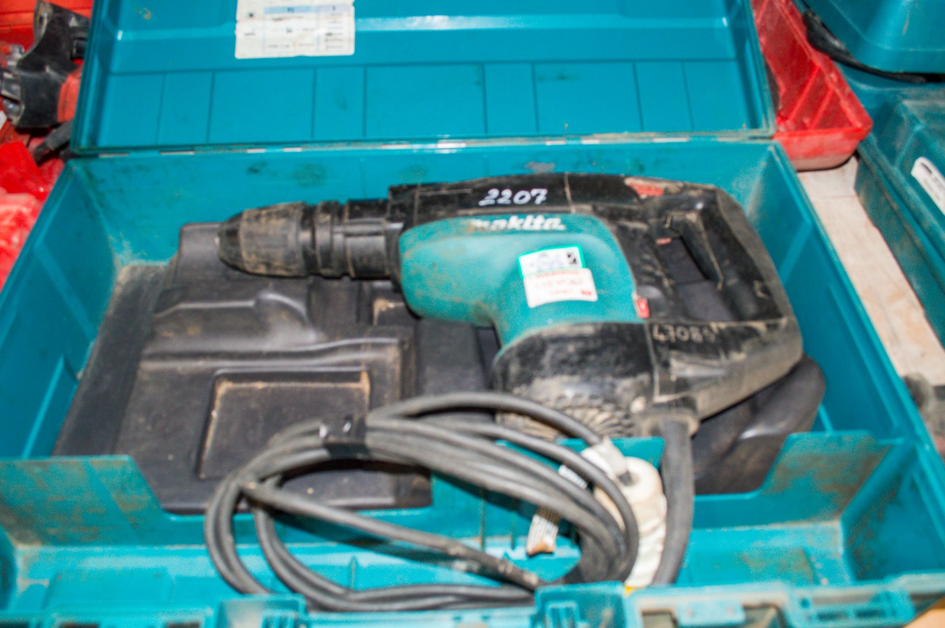 Makita 110v SDS rotary hammer drill c/w carry case CW47085