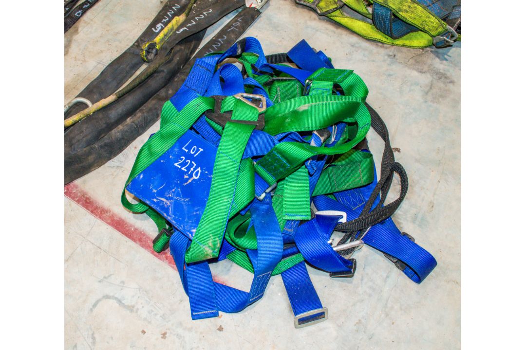 4 - personnel safety harnesses CW