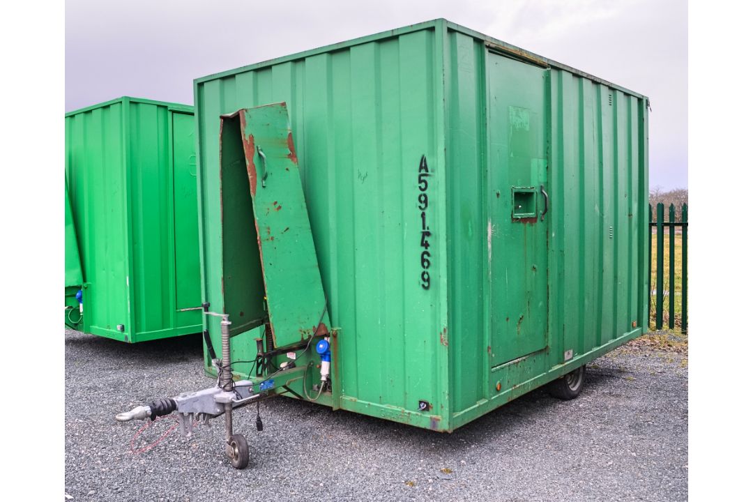 Groundhog 12ft x 6 ft  fast tow mobile steel anti vandal welfare unit Comprising of: canteen area, - Image 1 of 9