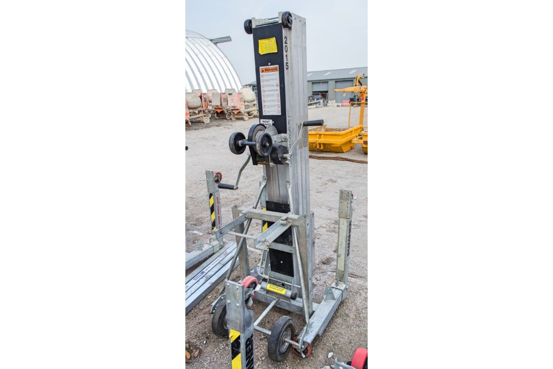 Sumner 2015 manual hoist c/w forks LK85I853 - Image 2 of 2