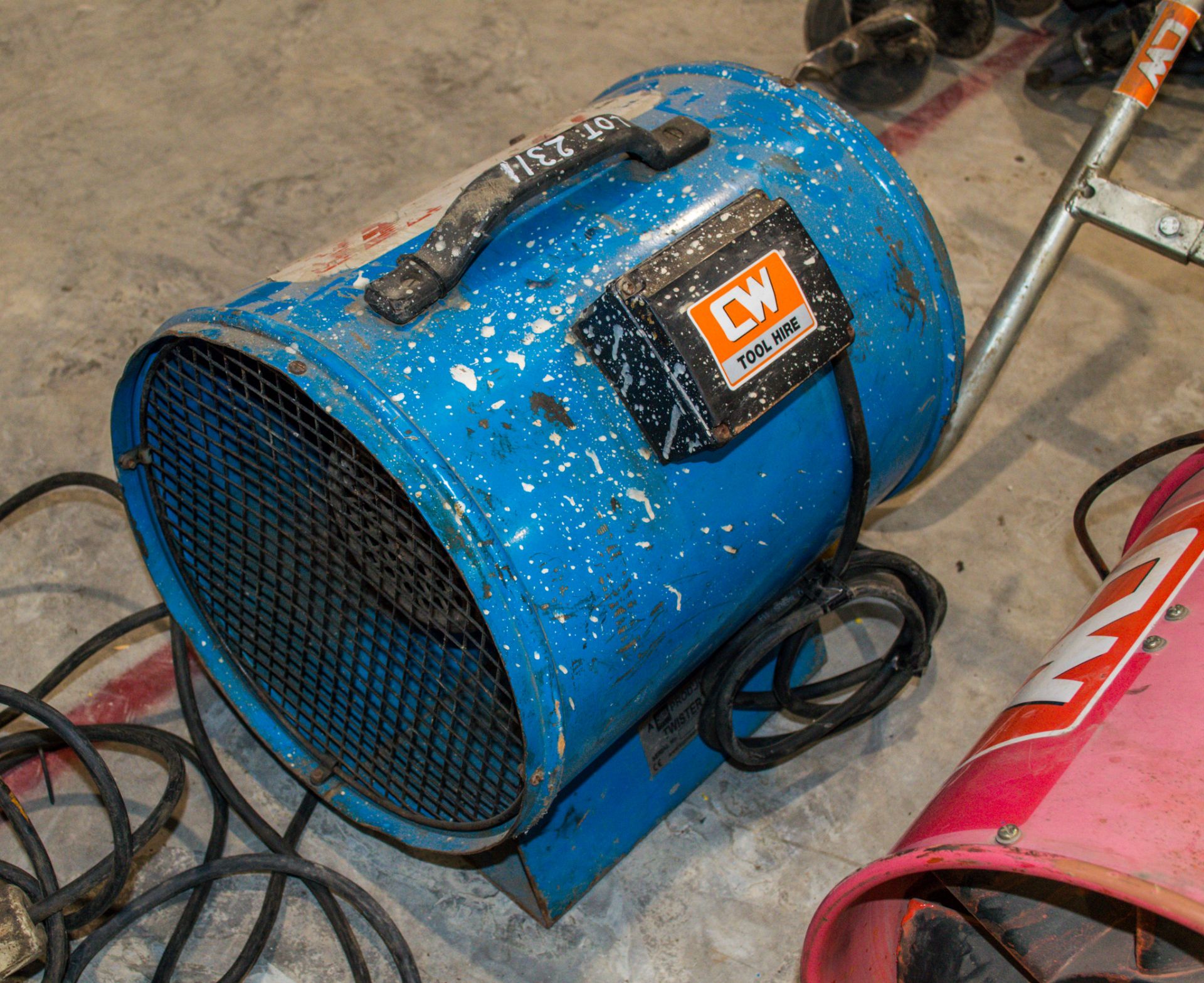 Twister 110v air circulation fan CW