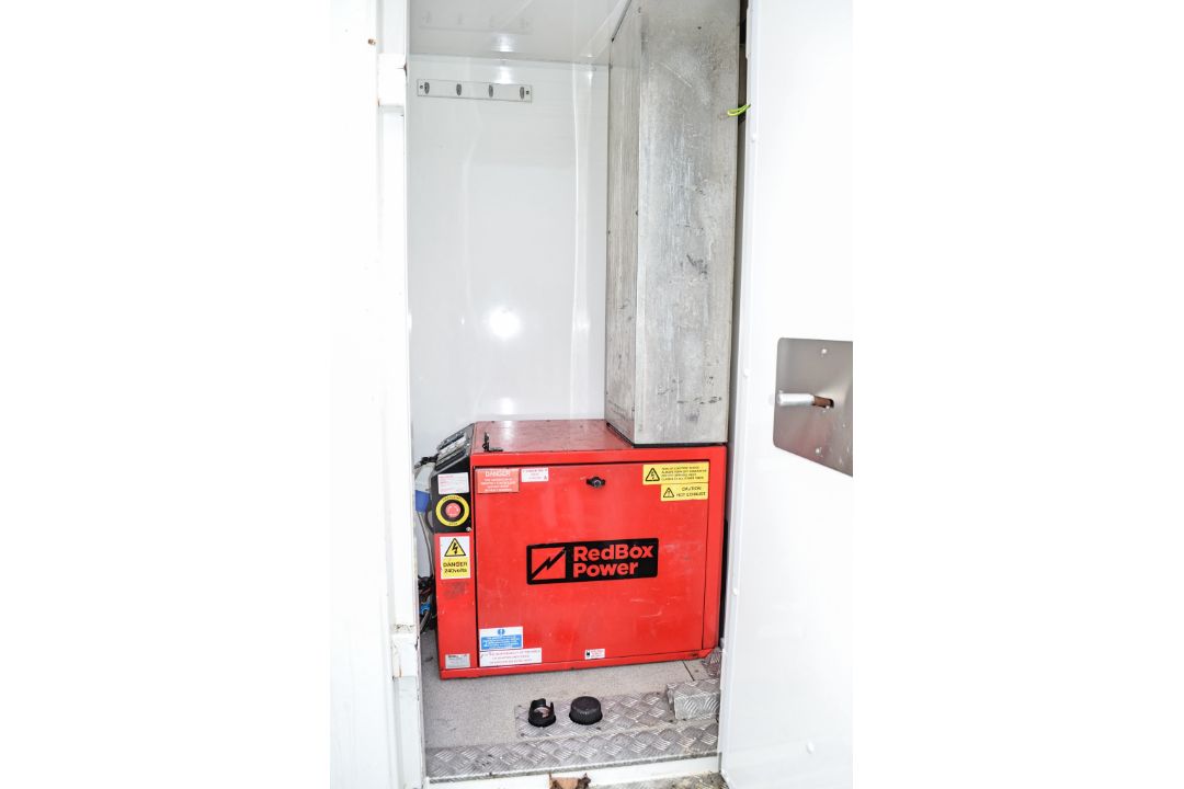 Groundhog 12ft x 6 ft fast tow mobile steel anti vandal welfare unit Comprising of: canteen area, - Image 10 of 10