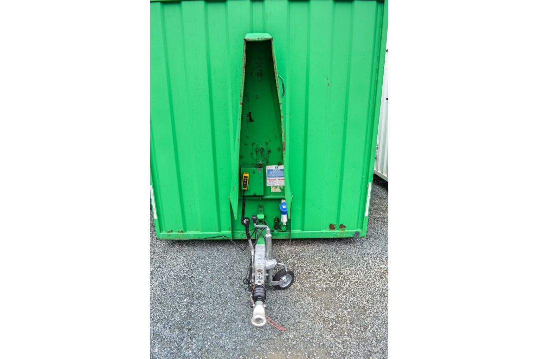 Groundhog 12ft x 6 ft fast tow mobile steel anti vandal welfare unit Comprising of: canteen area, - Image 5 of 10
