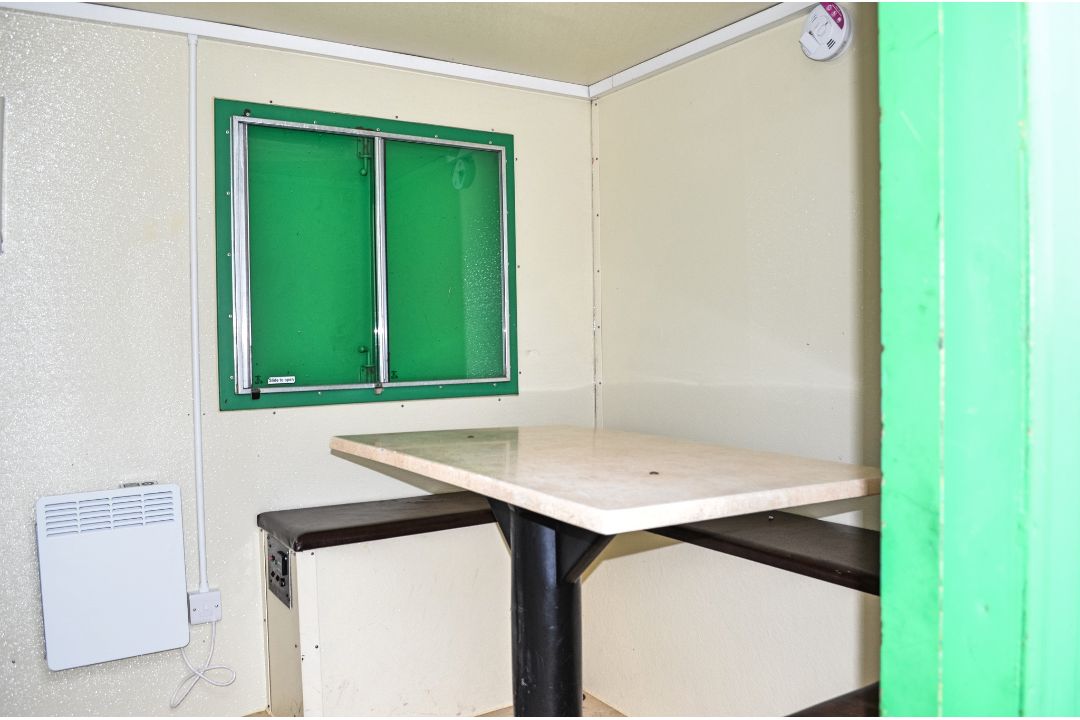 Groundhog 12ft x 6 ft fast tow mobile steel anti vandal welfare unit Comprising of: canteen area, - Image 7 of 10