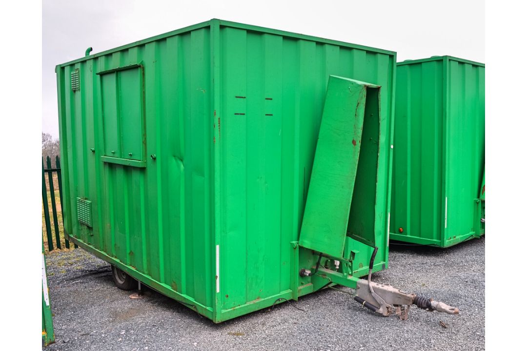 Groundhog 12ft x 6 ft fast tow mobile steel anti vandal welfare unit Comprising of: canteen area, - Image 2 of 10