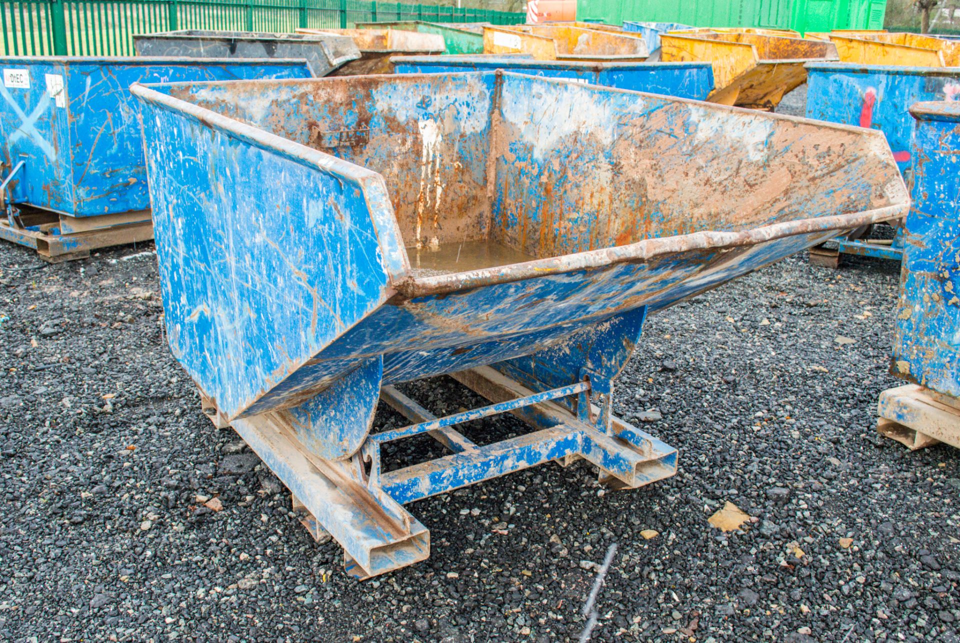 Steel fork lift tipping skip 5905