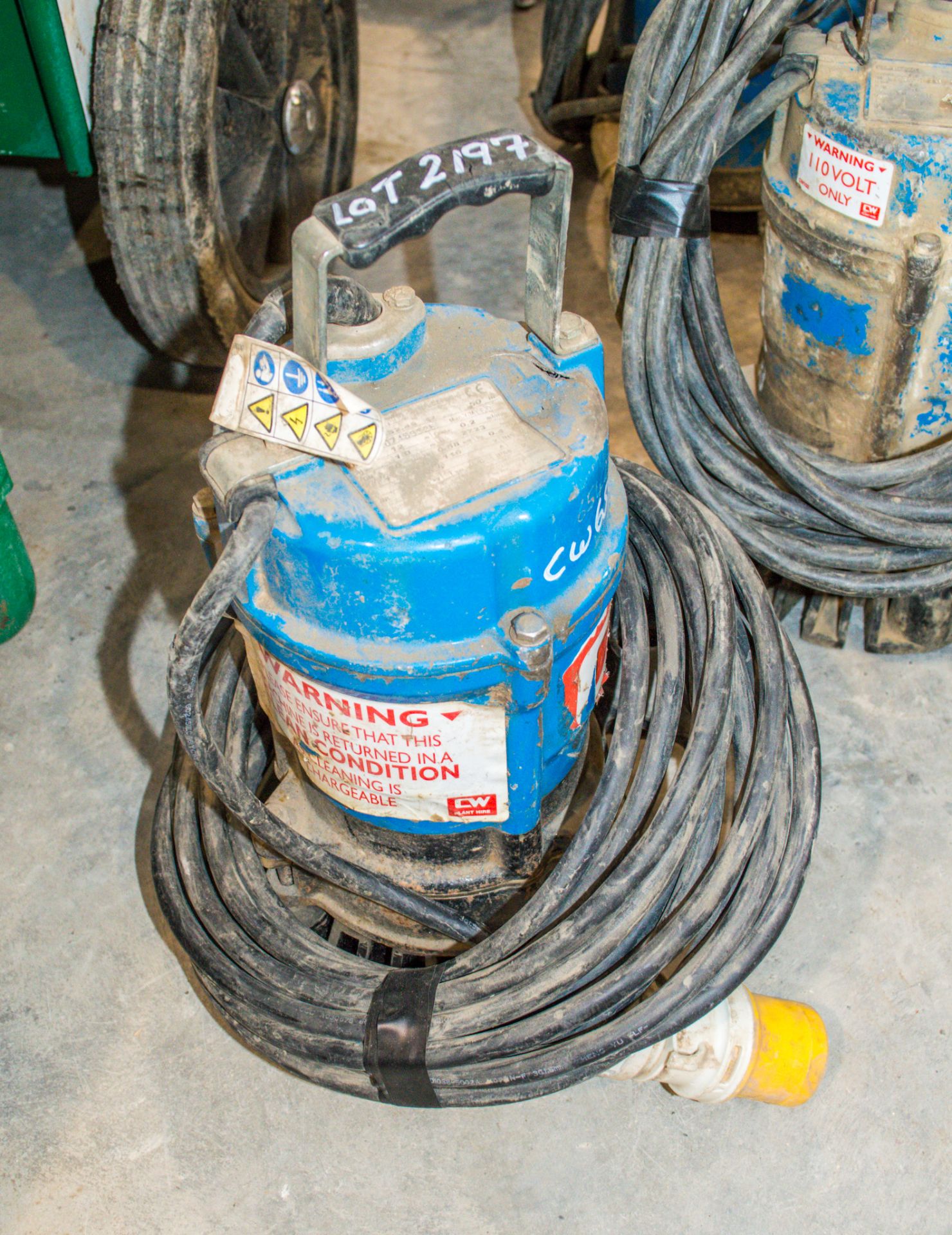 110v submersible water pump ** Outlet broken ** CW65427