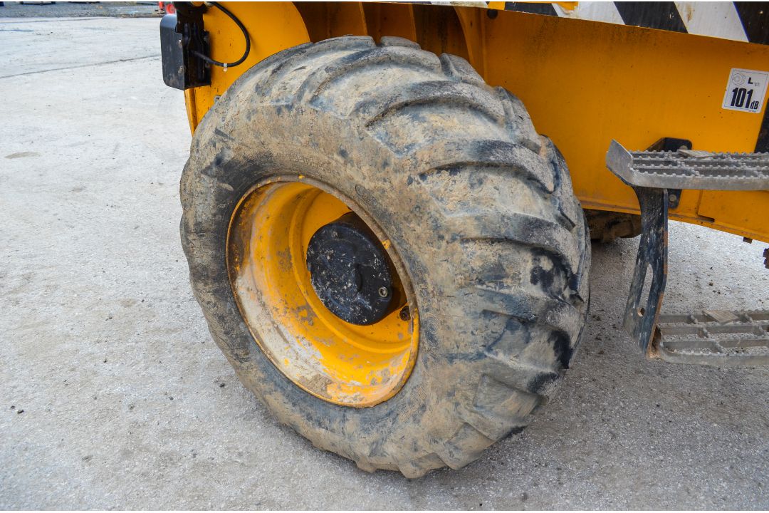 JCB 9FT 9 tonne straight skip dumper  Year: 2018 S/N: 2780323 ** note to bidders, this machine has - Image 12 of 19