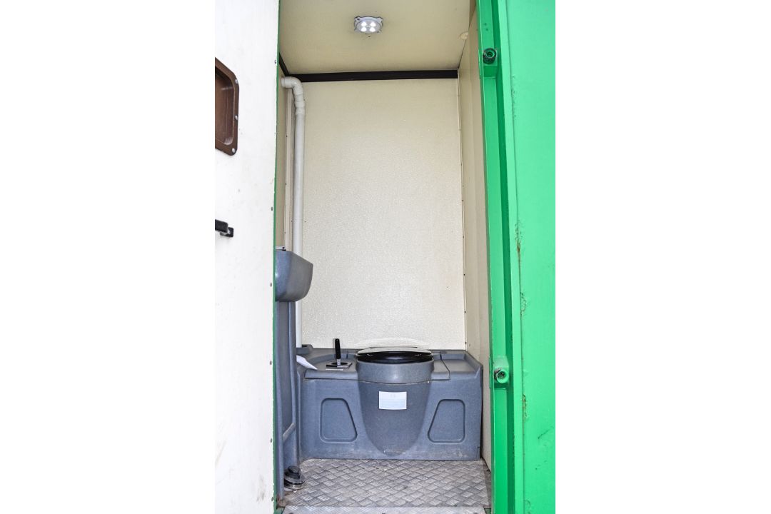 Groundhog 12ft x 6 ft fast tow mobile steel anti vandal welfare unit Comprising of: canteen area, - Image 9 of 10