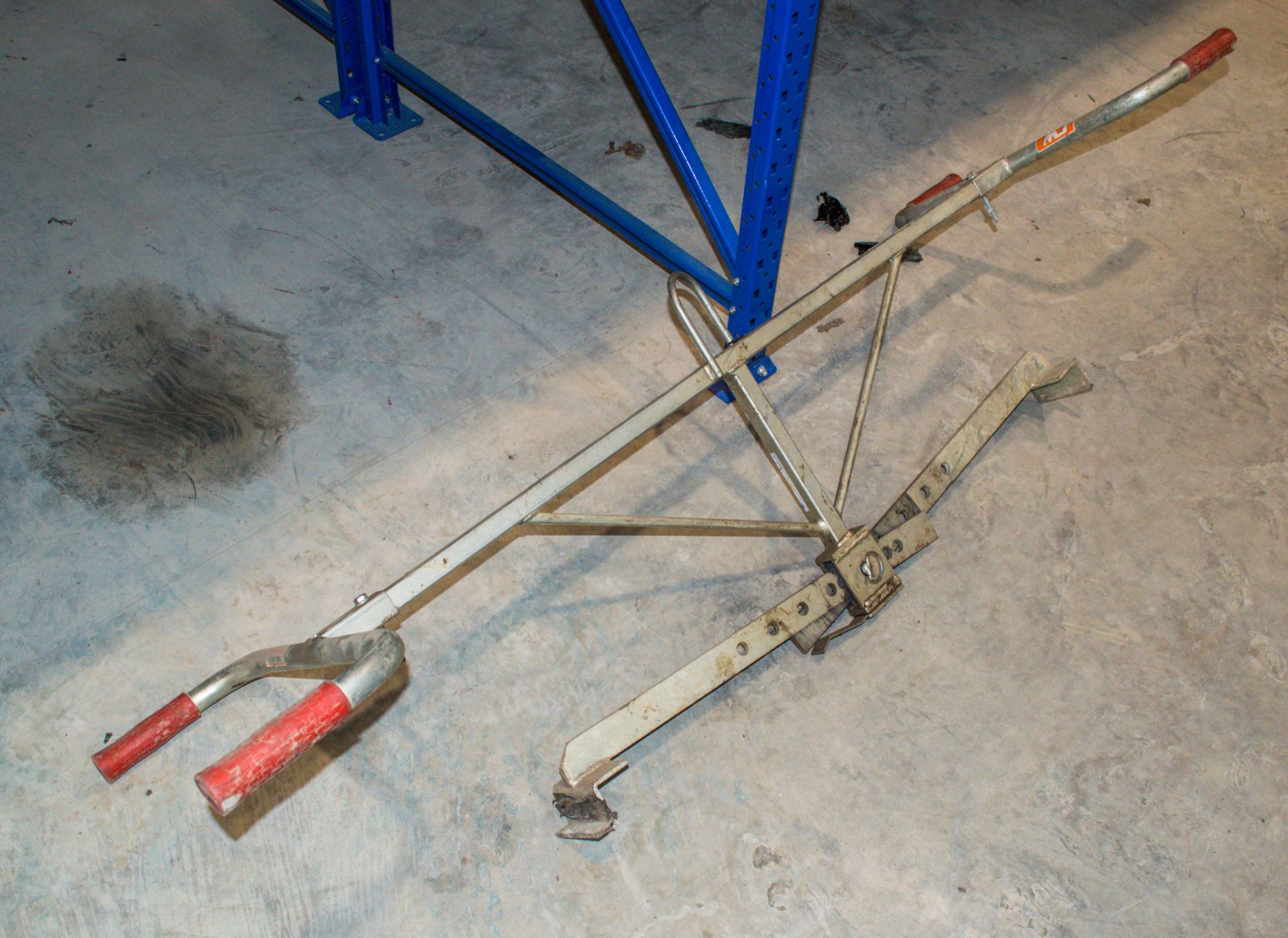 Probst 2-man manual flag lifter CW49082