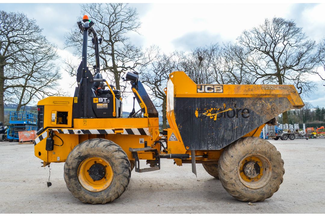 JCB 9FT 9 tonne straight skip dumper  Year: 2018 S/N: 2780323 ** note to bidders, this machine has - Image 7 of 19