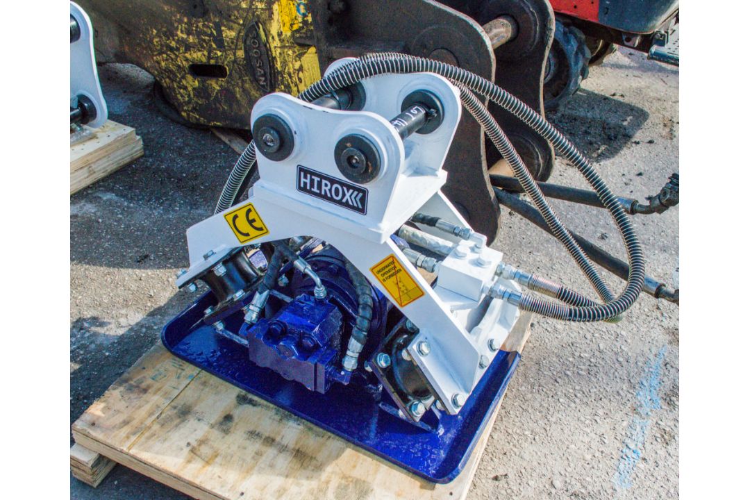 Hirox hydraulic compactor plate 2-5 tonne excavator ** New and unused ** - Image 2 of 4