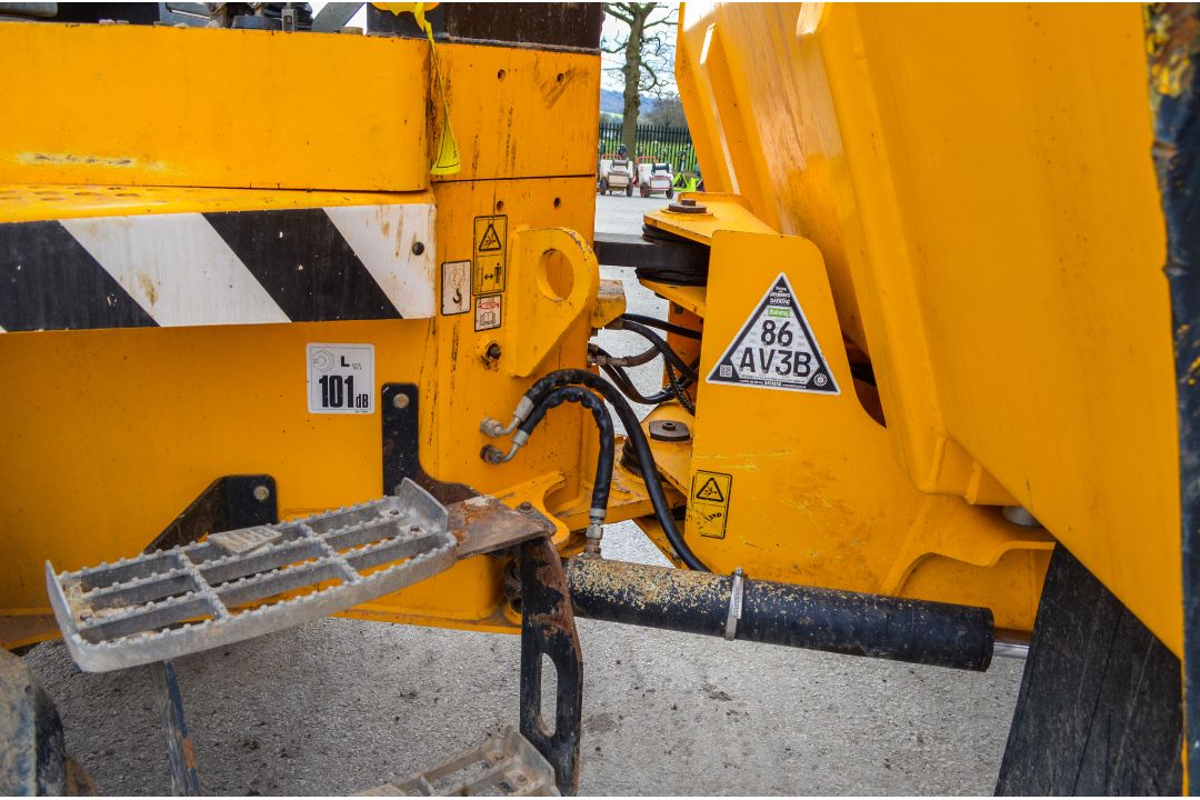 JCB 9FT 9 tonne straight skip dumper  Year: 2018 S/N: 2780323 ** note to bidders, this machine has - Image 17 of 19