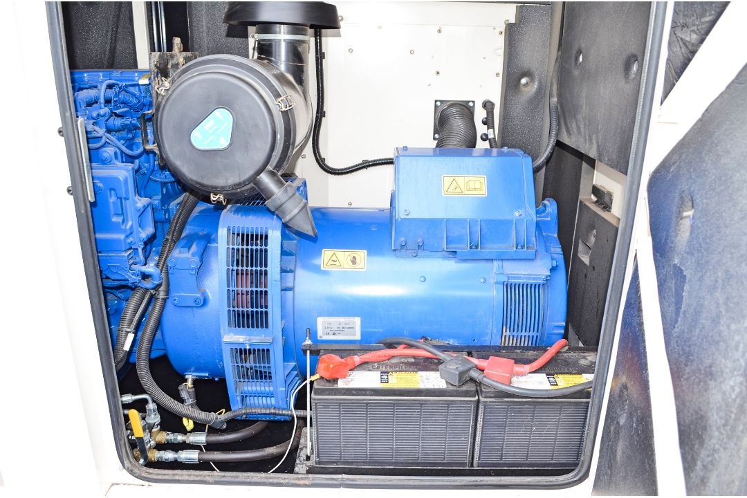 FG Wilson Pro 150-2 150 kva diesel driven generator Year: 2019 S/N: FGWGS980CPJ900246 Recorded - Image 7 of 11