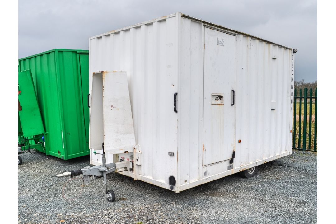 Groundhog 12ft x 6 ft fast tow mobile steel anti vandal welfare unit Comprising of: canteen area, - Image 1 of 10