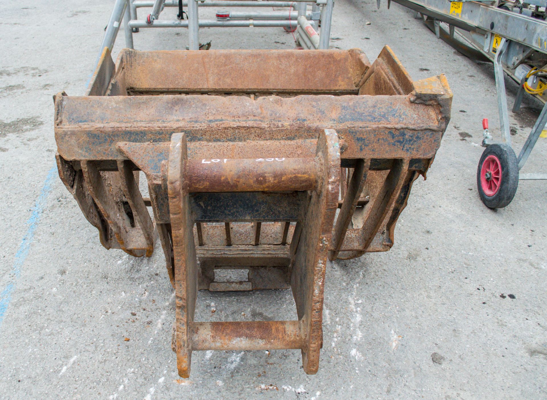 Riddle bucket to suit 13 tonne excavator  DB - Image 3 of 3