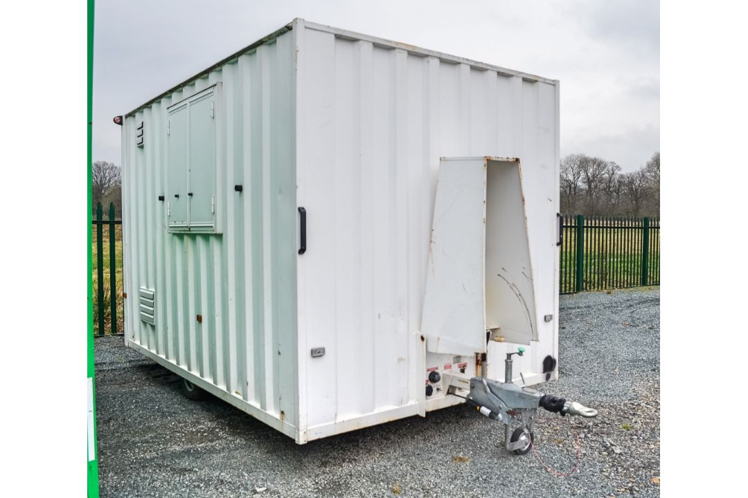Groundhog 12ft x 6 ft fast tow mobile steel anti vandal welfare unit Comprising of: canteen area, - Image 2 of 10