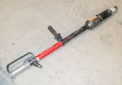 Pneumatic pole scabbler CW76273