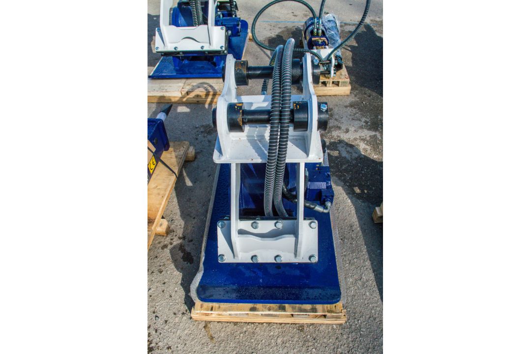 Hirox hydraulic compactor plate to suit 5-9 tonne excavator ** New and unused ** - Image 3 of 4