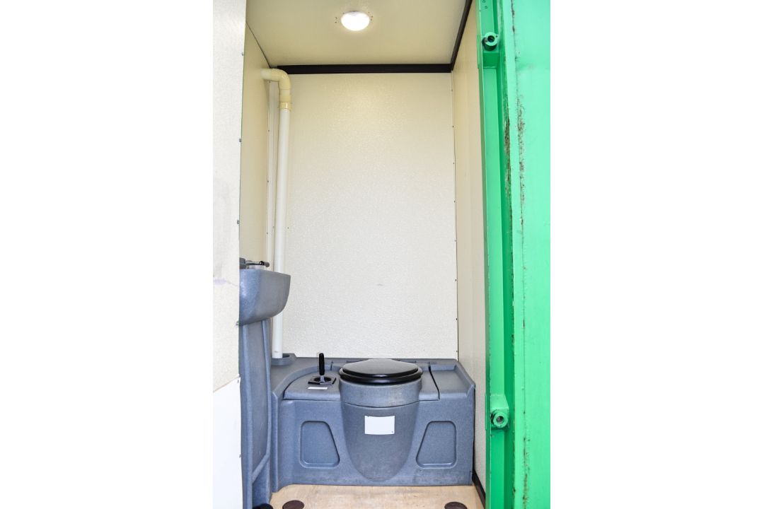 Groundhog 12ft x 6 ft fast tow mobile steel anti vandal welfare unit Comprising of: canteen area, - Image 9 of 10