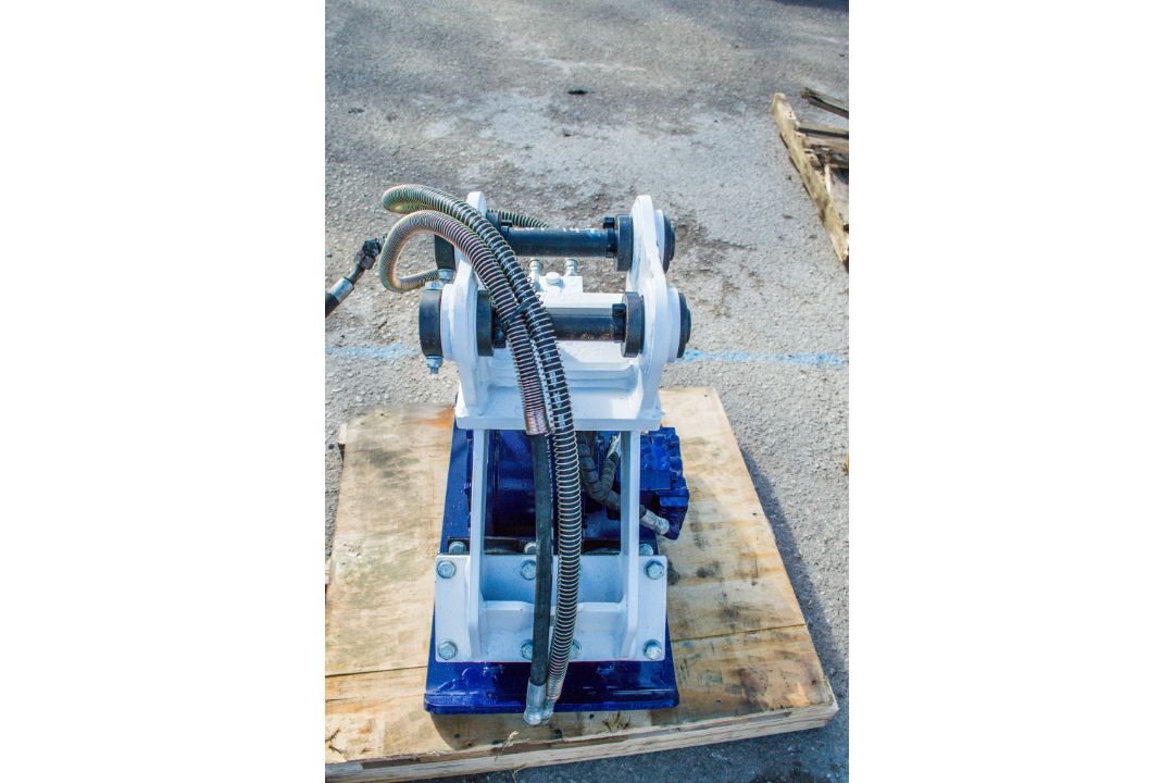 Hirox hydraulic compactor plate 2-5 tonne excavator ** New and unused ** - Image 4 of 4