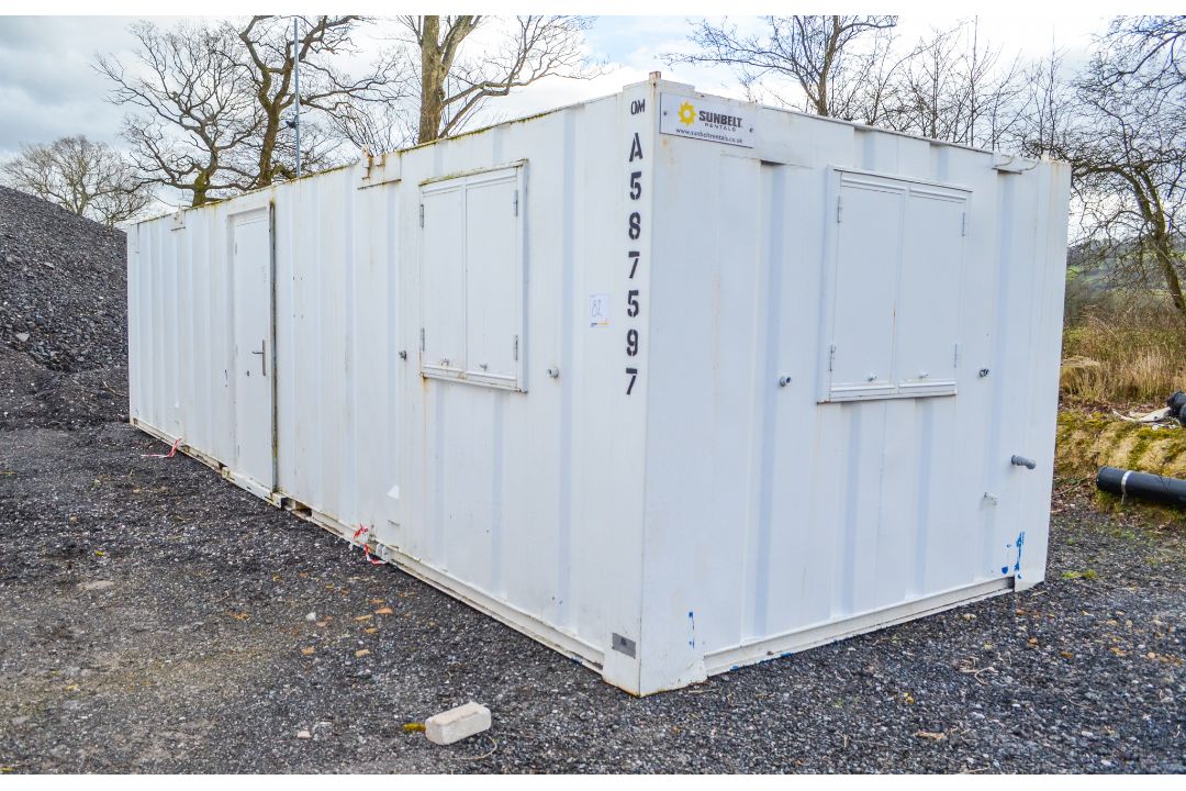 32ft x 10ft anti vandal steel office/canteen unit c/w double door and keys A587597 - Image 1 of 7