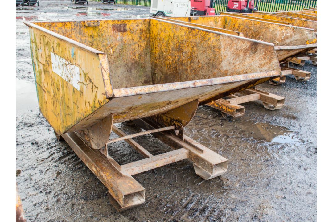 Steel fork lift tipping skip 3529 - Image 1 of 2