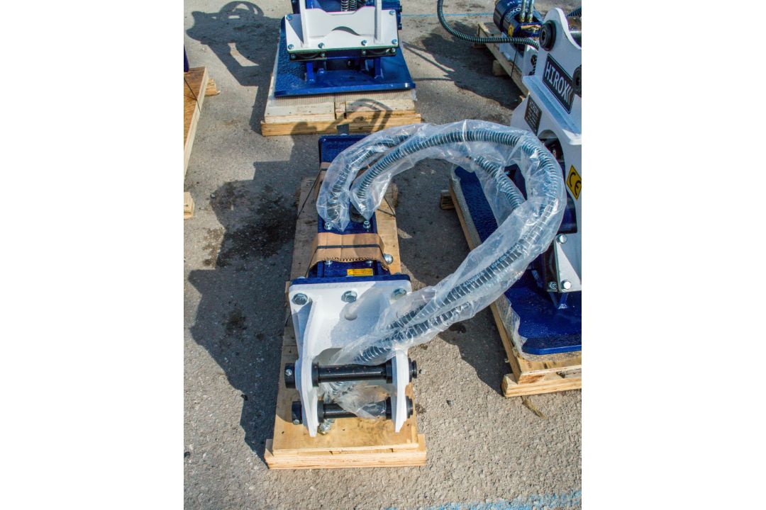 Hirox HD-X10 hydraulic breaker to suit 2.5- 8 tonne excavator ** New and unused ** ** Gassed ** - Image 2 of 3
