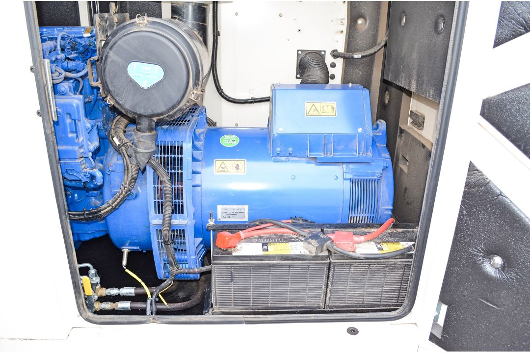 FG Wilson Pro 150-2 150 kva diesel driven generator Year: 2019 S/N: FGWGS980VPJ900247 Recorded - Image 7 of 11