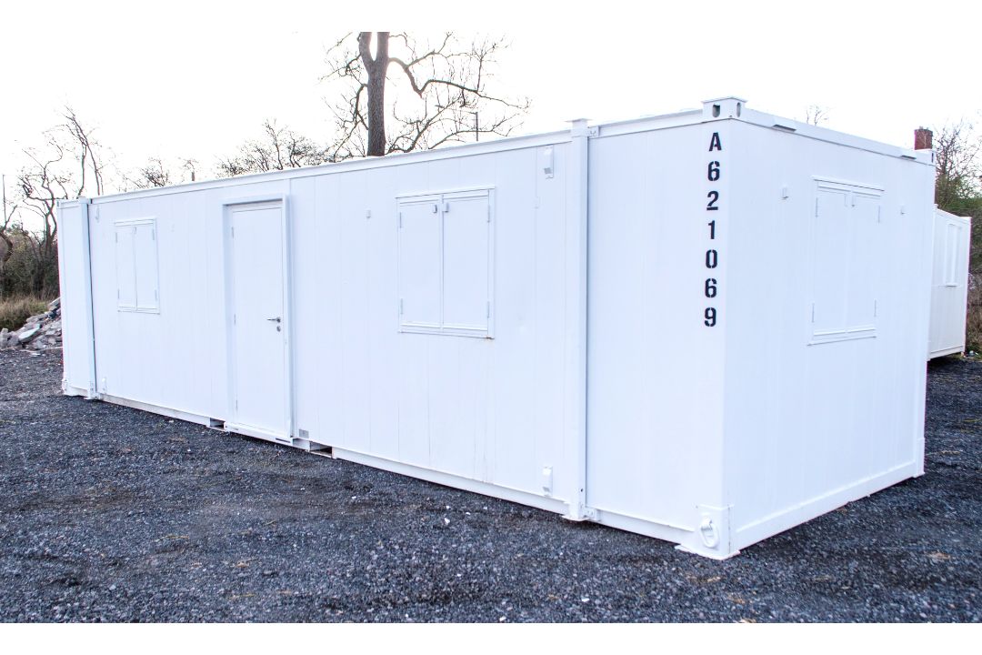 32ft x 10ft anti-vandal steel jack leg 2 bedroom accomodation unit comprising kitchen, wc/shower and - Image 1 of 10