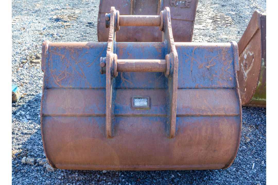 4ft digging bucket to suit JCB JS130 - Image 2 of 2