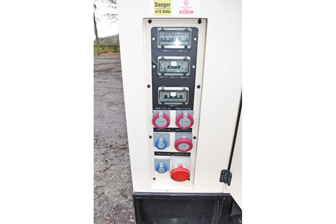 FG Wilson Pro 150-2 150 kva diesel driven generator Year: 2019 S/N: FGWGS980CPJ900246 Recorded - Image 8 of 11