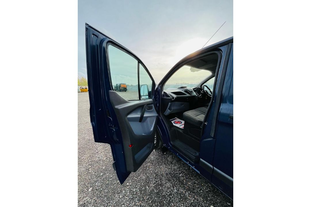 ** ON SALE ** Ford transit Custom 2.2 TDCI Eco Tech 100 270 2015 '65 Reg' - Panel Van - Image 19 of 22
