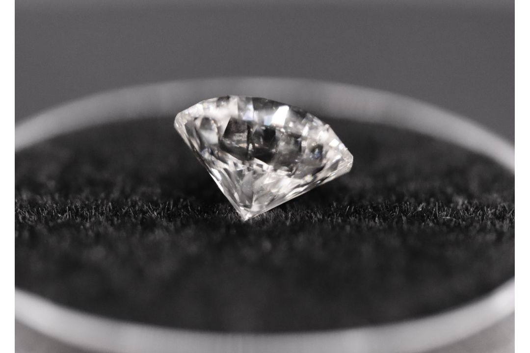 Round Brilliant Cut Natural Diamond 2.05 Carat Colour E Clarity VS2 - AGI Certificate - Image 7 of 19