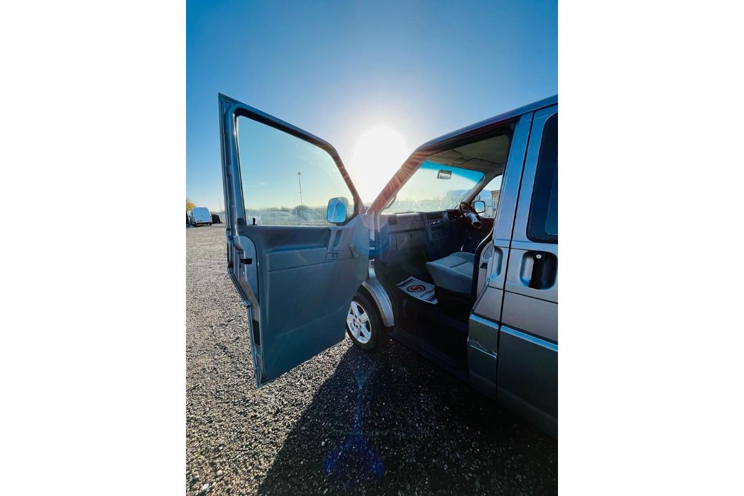 Volkswagen Transporter 2.5 TDI LWB Crew Van 2000 'W Reg' Panel Van - A/C - No Vat - Image 16 of 29