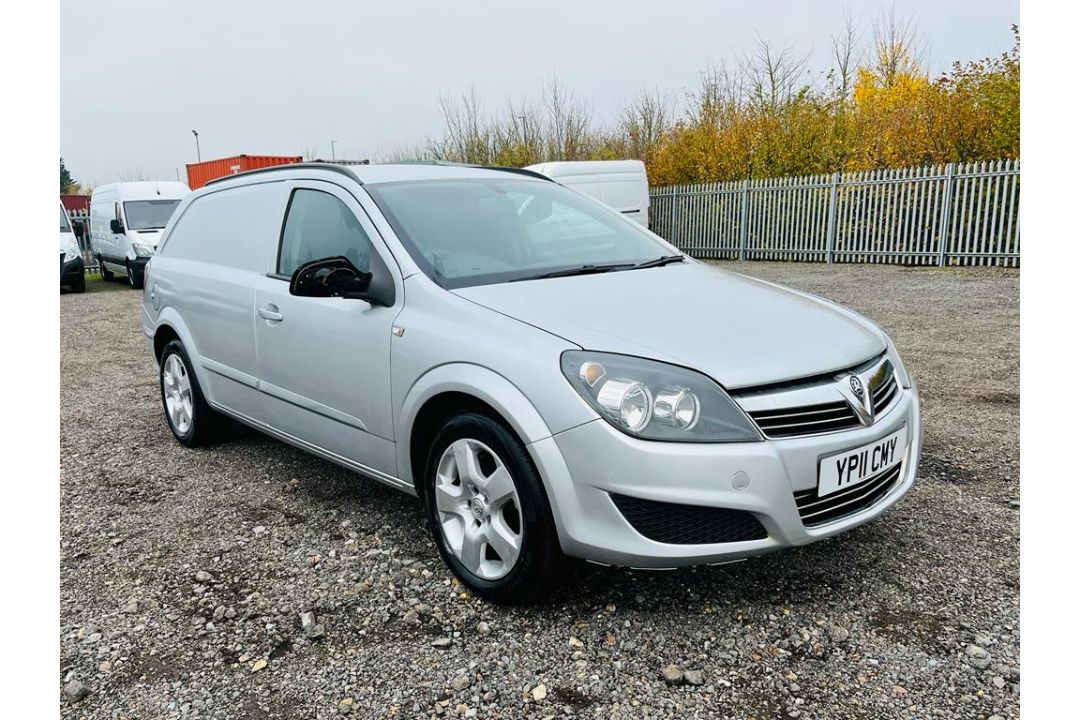 **On Sale** Vauxhall Astra Sportive 1.7 CDTI EcoTec 2011 '11 Reg' - Panel Van - A/C - Image 1 of 25