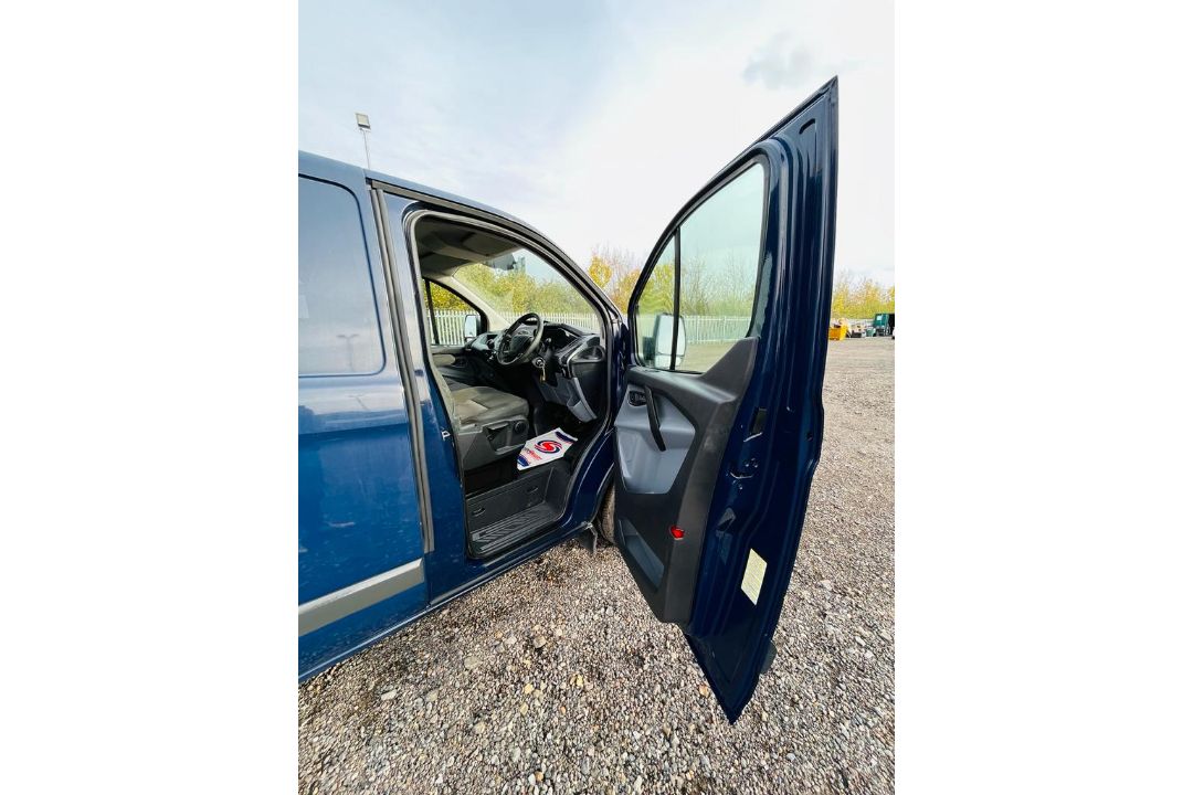 ** ON SALE ** Ford transit Custom 2.2 TDCI Eco Tech 100 270 2015 '65 Reg' - Panel Van - Image 16 of 22