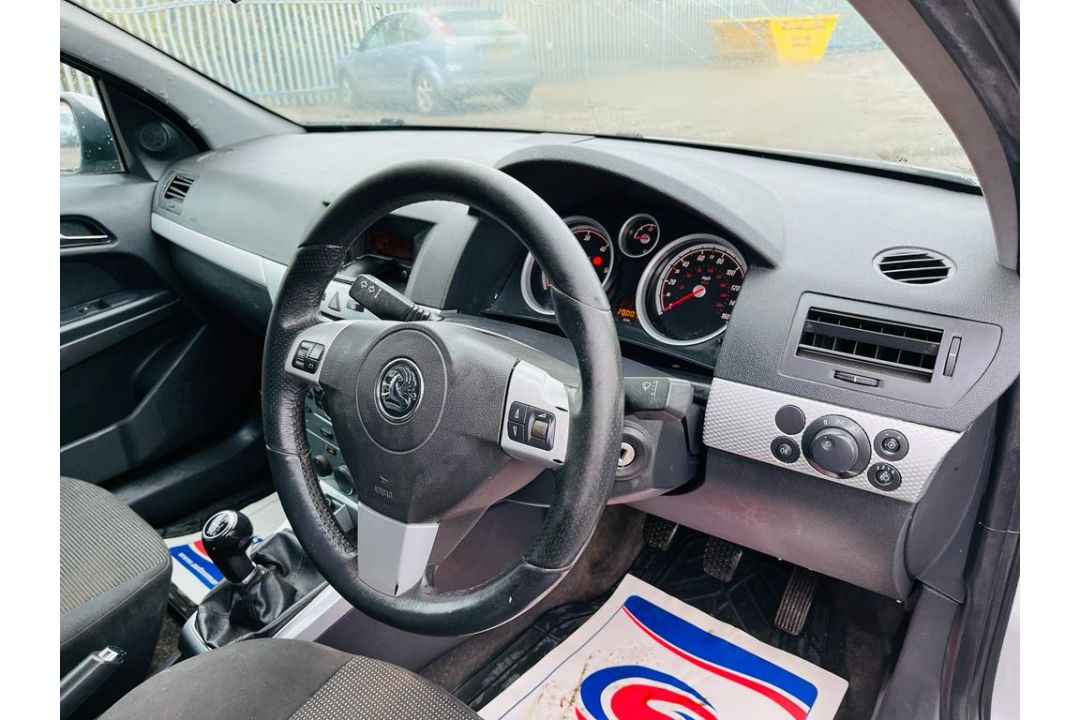 **On Sale** Vauxhall Astra Sportive 1.7 CDTI EcoTec 2011 '11 Reg' - Panel Van - A/C - Image 21 of 25