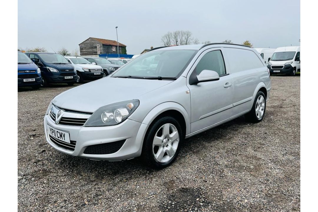 **On Sale** Vauxhall Astra Sportive 1.7 CDTI EcoTec 2011 '11 Reg' - Panel Van - A/C - Image 3 of 25