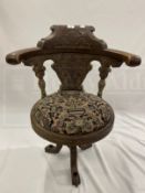WHITE STAR LINE: R.M.S. Cedric, mahogany swivel smoking room chair on cast iron base with period