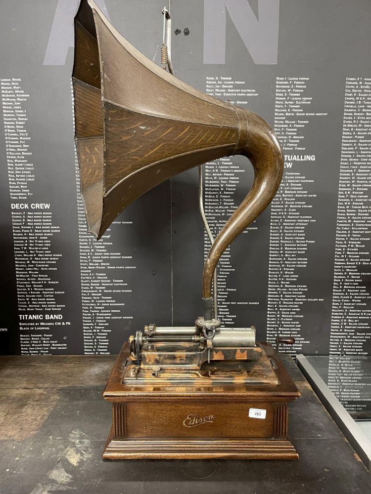 Auction of Antiques, Fine Art and Collectables.