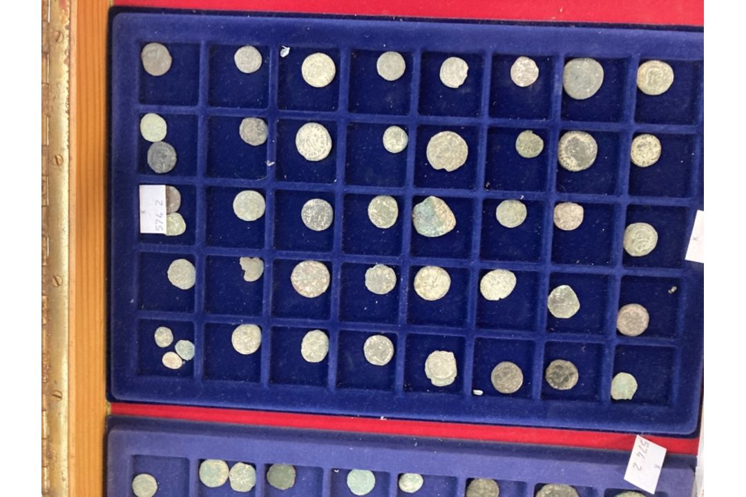 The Wexcombe Collection: Roman copper and bronze surface find coins 1st to 4th Century collected - Image 2 of 8