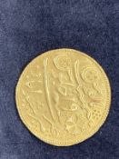 Numismatics: Gold Mughal Shah Alam II 1759-1806 East India Company oblique milled edge, 24 carat