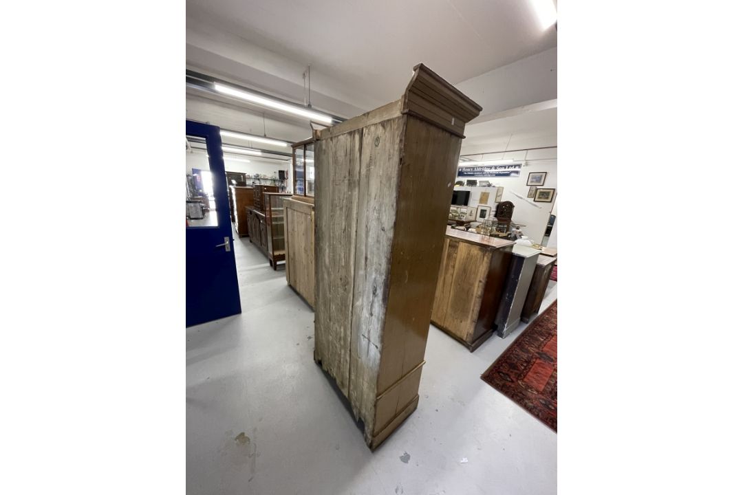 Early 20th cent. Art Nouveau pine wardrobe with single drawer below and stencilled decoration with - Image 3 of 3