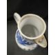 18th cent. Chinese export blue and white coffee pot and cover with building and landscape decoration - Image 4 of 6