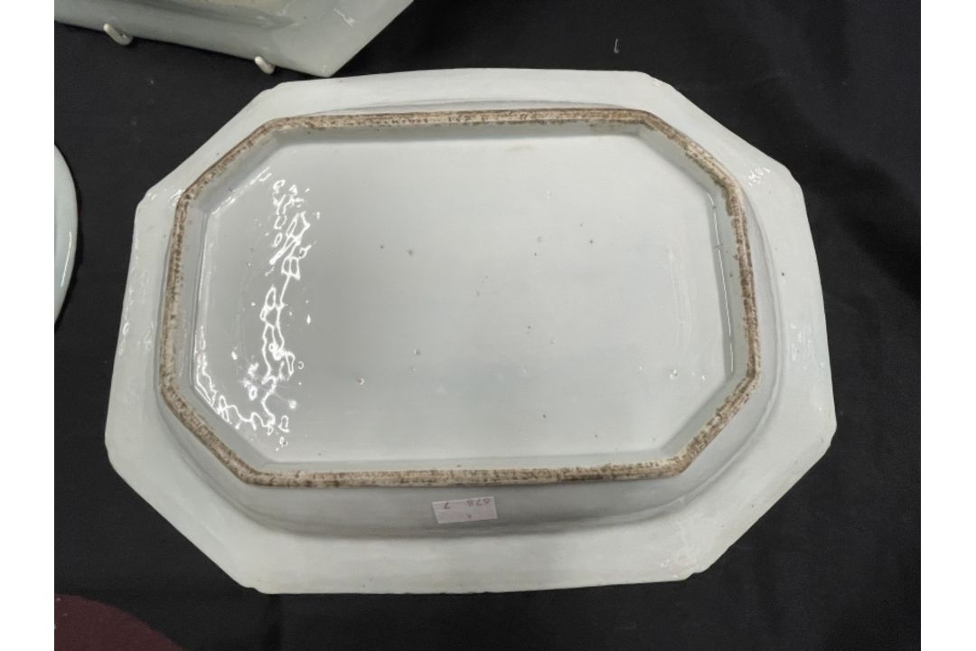 18th cent. Chinese blue and white platters one 15ins with small rim chip, the other 11ins - Image 7 of 7