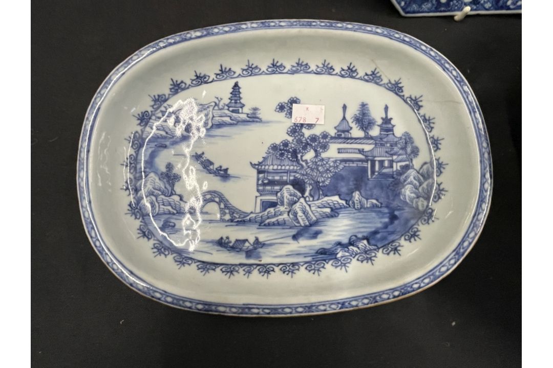 18th cent. Chinese blue and white platters one 15ins with small rim chip, the other 11ins - Image 2 of 7
