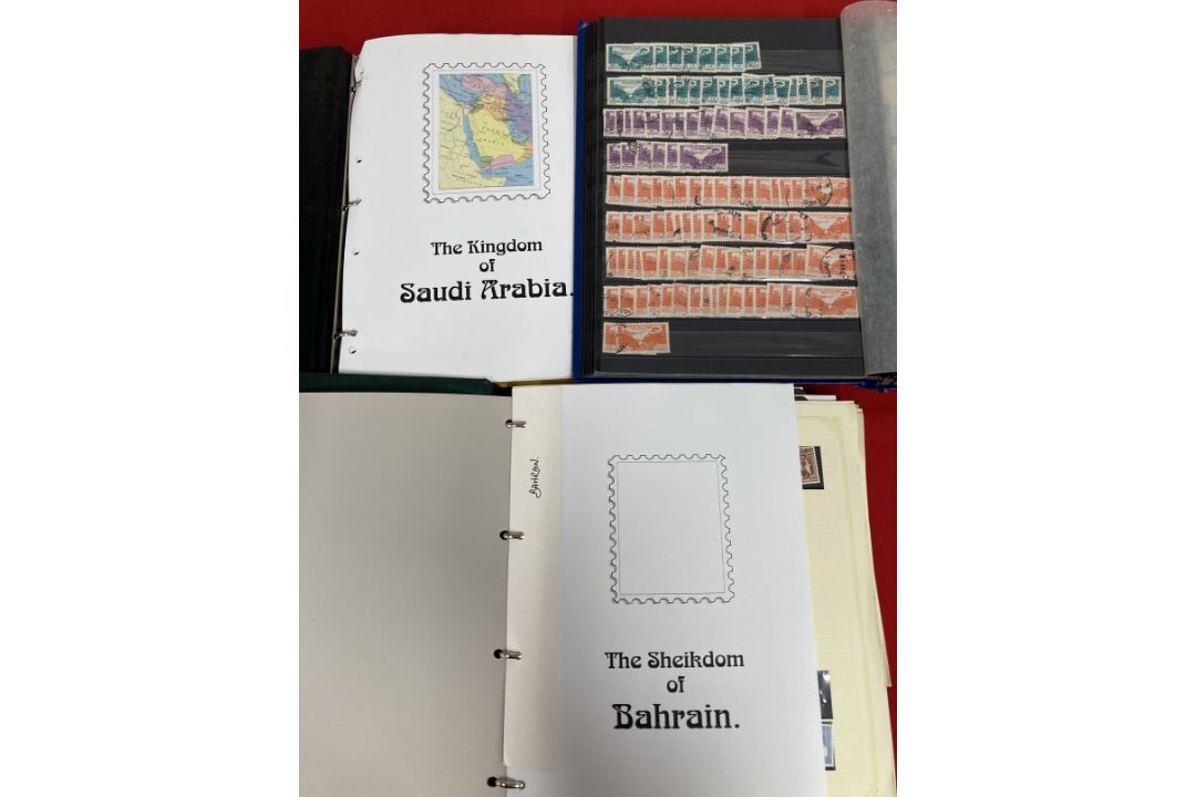 Stamps:One stock book including two loose leaf albums containing 1000's of 20th cent. stamps from - Image 1 of 7